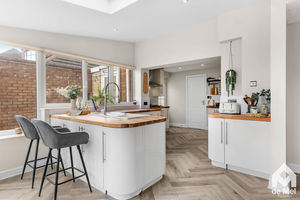 Photo 16- click for photo gallery